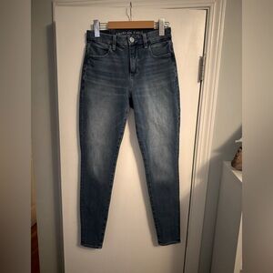 AE The Dream Jean Curvy Hi-Rise Legging Jeans 2 Regular Medium Wash